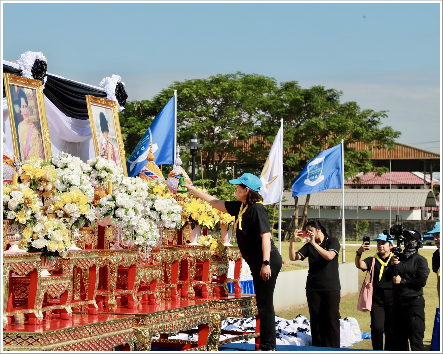 กรมบังคับคดี เข้าร่วมโครงการถวายพระราชกุศลและน้อมรำลึกในพระมหากรุณาธิคุณแด่สมเด็จพระนางเจ้าสิริกิติ์ พระบรมราชินีนาถ พระบรมราชชนนีพันปีหลวง “รวมพลังแห่งความภักดี เราทำความดีด้วยหัวใจ”